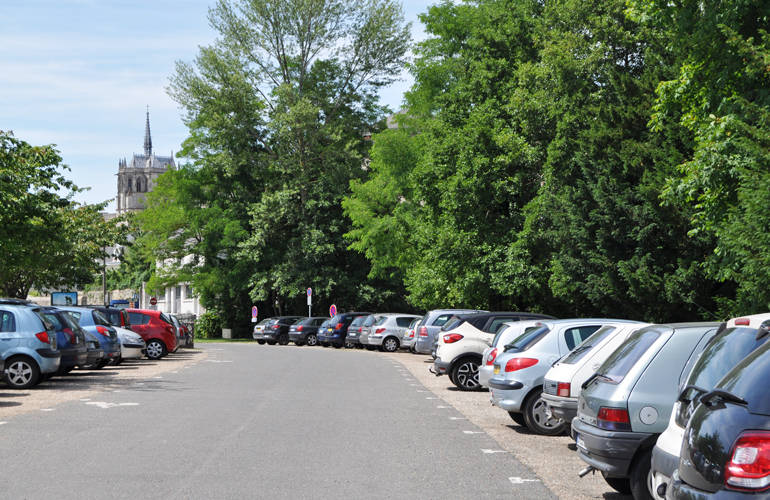 Parking du château.