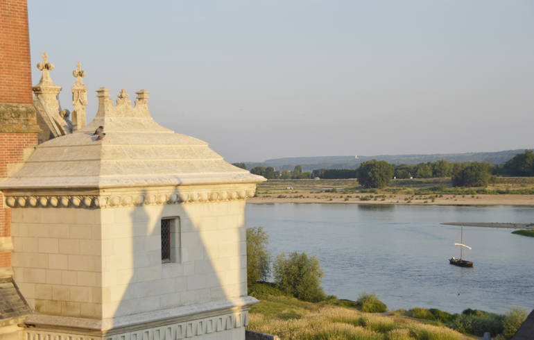 Vue de la Loire le soleil couchant.