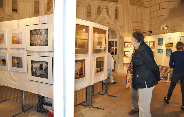 Biennal de photos en l'église Saint-Florentin.