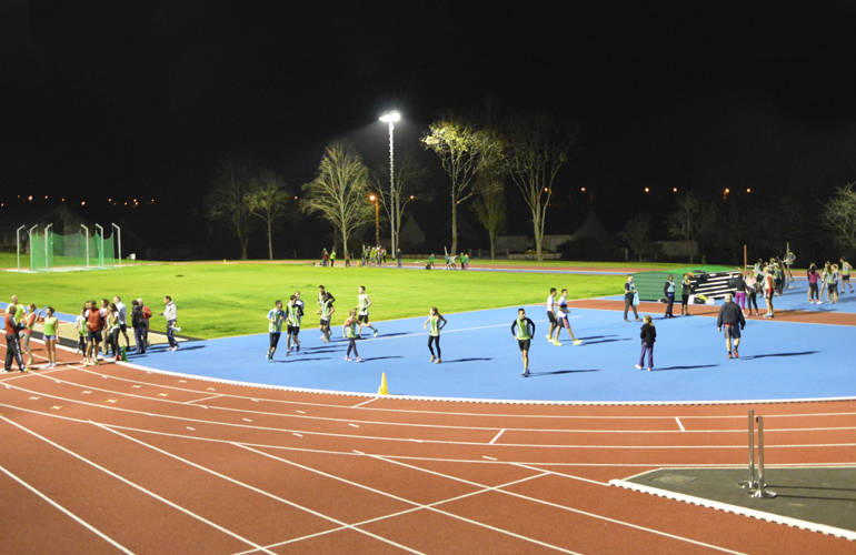 Equipement sportif : stade des 5 Tourangeaux.