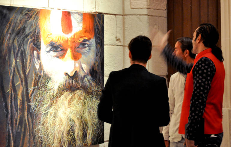 Exposition de Viveek Sharma en l'église Saint-Florentin.