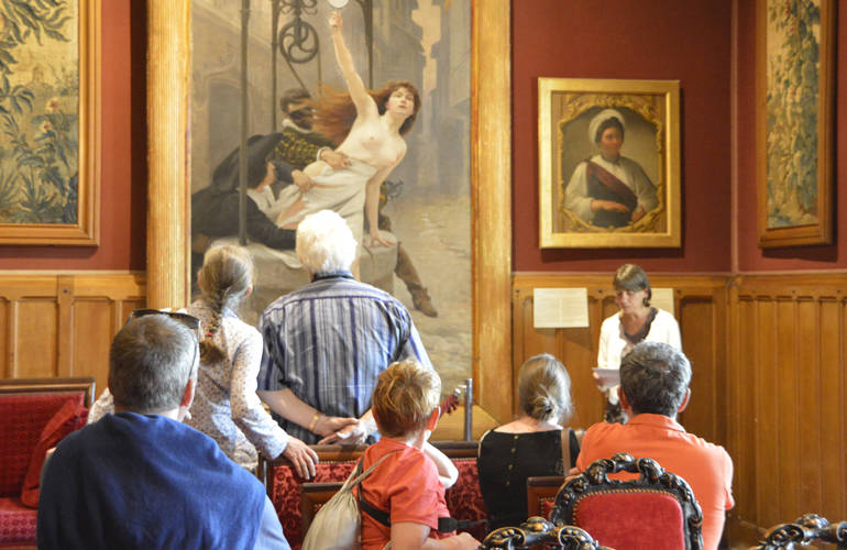 Musée - Hôtel Morin. Explication d'un tableau pendant La Nuit des Musées.