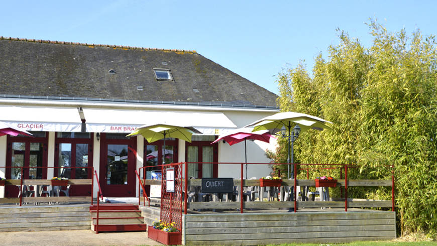 Bâtiment qui fait restaurant et bar sur l’île d'Or