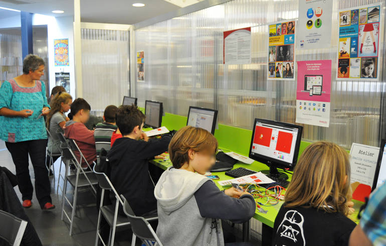 Atelier à la médiathèque Aimé Césaire.